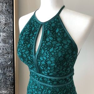 Gorgeous emerald green lace⭐️‼️ NEW sz 4